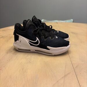 Nike Lebron Witness VI Navy White Size 7Y - 2022 - DD0423-002